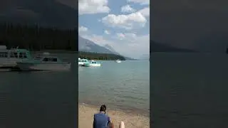 Maligne Lake - Jasper National Park, Alberta - CANADA  #Shorts #YTShorts