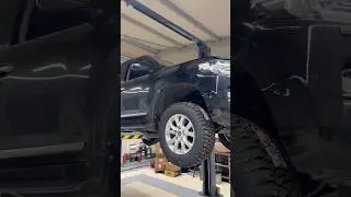 Экспедиционный Land Cruiser 200 на 33” колесах с двумя блокировками