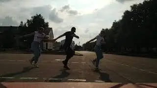 Юность. Популярный танец из тик тока😻 (Shuffle dance)