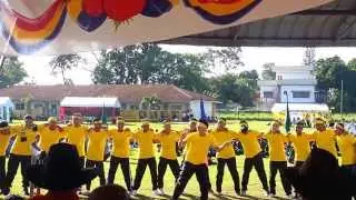 Sorakan 12 rumah kuning