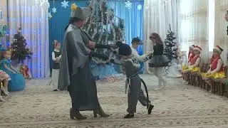 Танец мышей с Мышильдой на новогоднем утреннике (старшая группа)