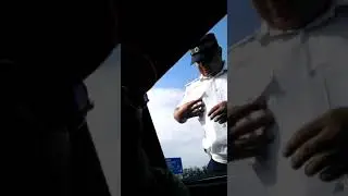 Обосрал гайцов