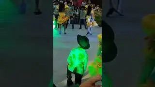 como se dança quadrilia junina ?