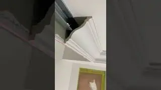 Поклейка плинтусов