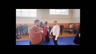 Кайл снайдер танцует лезгинку