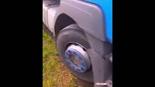 Застрял при повороте на лево. #большегруз #дальнобой #truckerboy
