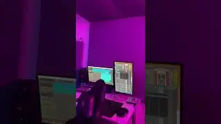 Под жопой джип 😎