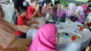 Kak Mahani nak dendang lagu dari filem Sangam Hindustan - tak dang nok rakam, sori