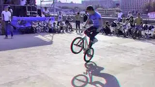Tricks on a bike 3D anaglyph
