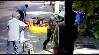 Do Not Sanitize your Bike when engine start | चालु गाड़ी को सेनिटाइज ना करे |