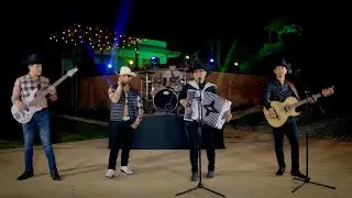 Me Vale Verga - (En Vivo) - Panchito Arredondo y Chuy López