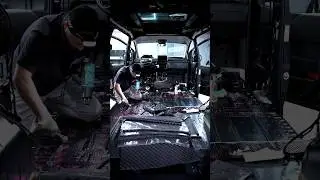 Шумоизоляция, оклейка пленкой в детейлинг центре Wrap Cars #shorts #антигравийнаяпленка