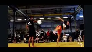 2015 셧업 게더링에서 킥건