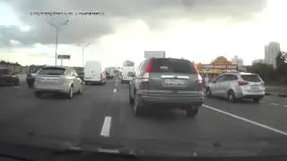 Обочники едущие и стоящие на внутреннем МКАД перед Липецкой