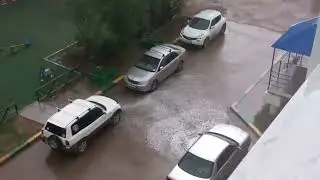 Сильный дождь в городе Якутия. #suhrobtv.94.94.s