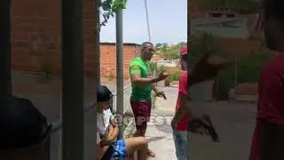 Ele fez sinal de facção sem saber e os cara da boca não gostou