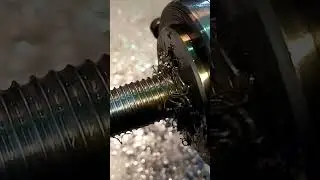 нарезание резьбы плашкой