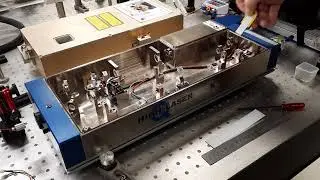 Laser femtoseconde Yb:potassium Yterbium tungstat  High Q.