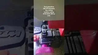 SEC-E9 Key cutting machine cut KTM DUKE 390 Akl by code.  