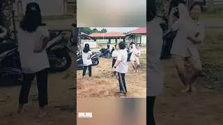 gadis dayak latihan tari