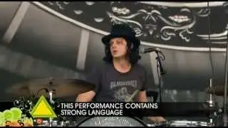 The Dead Weather - Cut Like A Buffalo Glastonbury 06.26.2010.avi