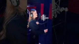 Очень проникновенно спела… 