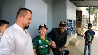 Friendly Pakistanis Won't Let Me Pay! 🇵🇰