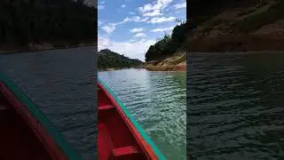 Чео Лан на лодке вдоль островов