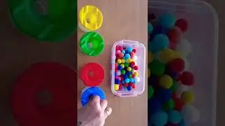 Вправа на сортування  та повторення ( закріплення) кольорів.  Розвиток дрібної моторики.