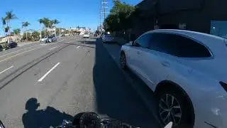 Taking my XSR900 to a coffee shop in LA (brutal sound)