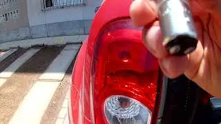 Renault Duster Luz de Freno cambio de bombilla