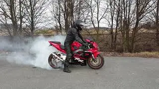 CBR 954 burnout rozgrzewanie laczka
