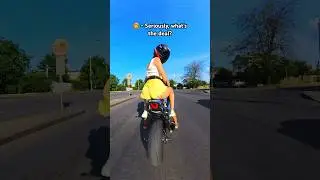 She thought they were HONKING at her 😂 Big thanks to those drivers for the WARNING😍 #bikelife