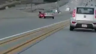 Motosiklet sürücüsü trafiği birbirine kattı...