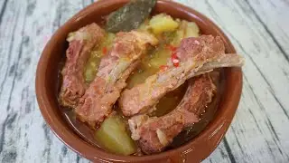 Costillas de cerdo guisadas súper tiernas