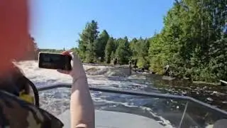 В порог на аэролодке.