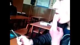 Парень облизывает своих друзей ахахах 18+