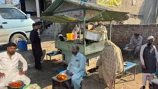 PAKISTAN HIDDEN BUS STAND STREET FOOD BREAKFAST 😍 | Hot Desi Nashta & Spicy Anda Kofta Chana
