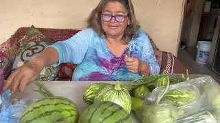 Doña Mary así la encontramos y le llevamos verduras las que le gustan