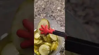 These tongs have mini hands on them!! They're so cute!!