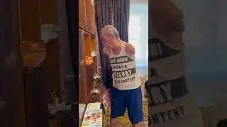 КАК ВЗЯТЬ ЧТО-ТО БЕЗ РУК 😉 #shorts