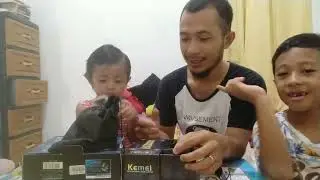 Unboxing Trimmer Kemei KM-679, Pas Untuk Cukur Kumis dan Jenggot!