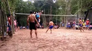 Minh Râu đại chiến Thạch cao cổ 4 vs 4 sân Tầm Vong