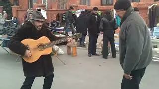 По кривой извилистой дороге