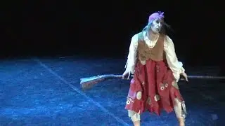 «Баба-Яга» волшебно исполняет Андрей Гудыма, музыка М. Мусоргского