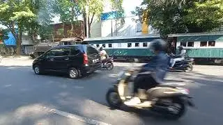 Suasana jalan Slametriadi Solo Surakarta  #train #wonderfulindonesia #solotrip