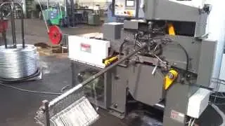 Станок для изготовления проволочных вешалок