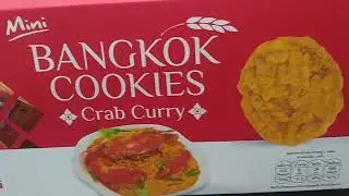 indian guy trys Thai crab cookies