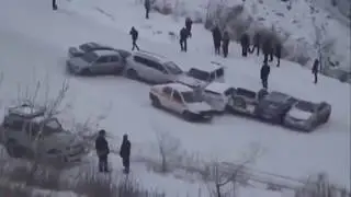 Массовая авария на дороге из-за гололеда