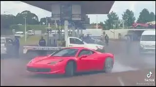 Ferrari 458 🕷 burnout 🇿🇦